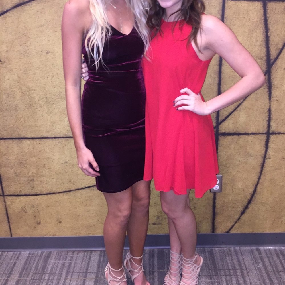 Lulus maroon velvet midi dress